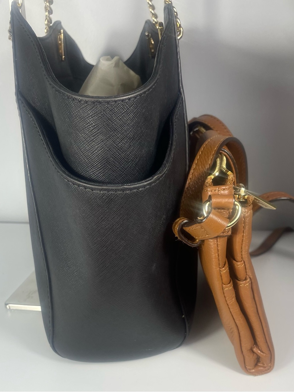 $25 LOW START ๐จ Michael Kors 2pc. Bundle- Jet Set/Fulton - Picture 10 of 16
